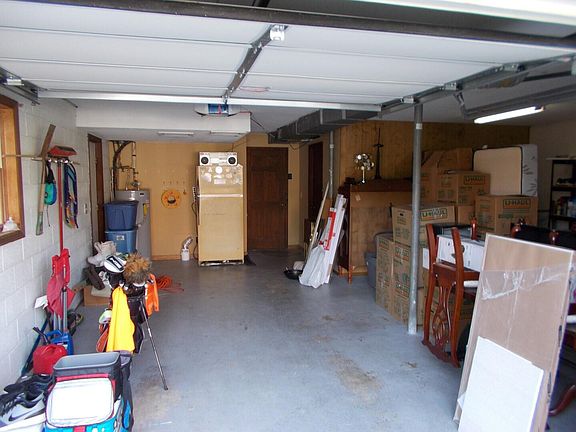 5th image of 319 Heritage Dr