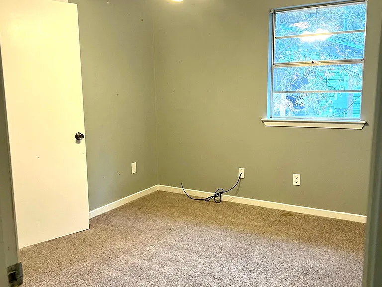 226 Hunter Dr — Photo 6