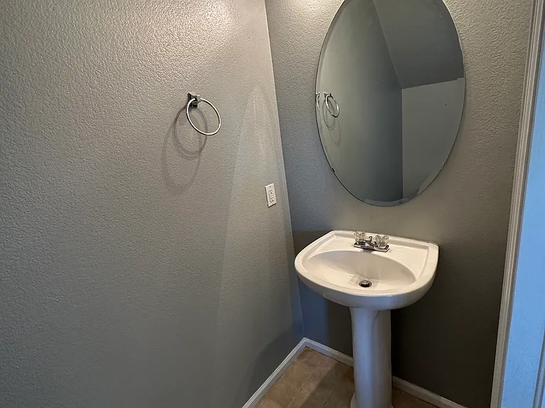 1110 Lords Hill Dr — Photo 13