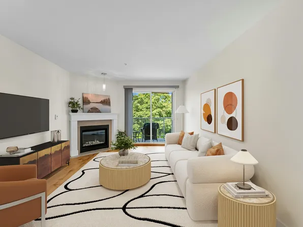 4758 53rd St #302, Delta, BC V4K 2Z1