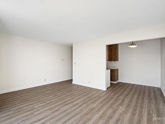 3rd image of 3225 Vicente St APT 2