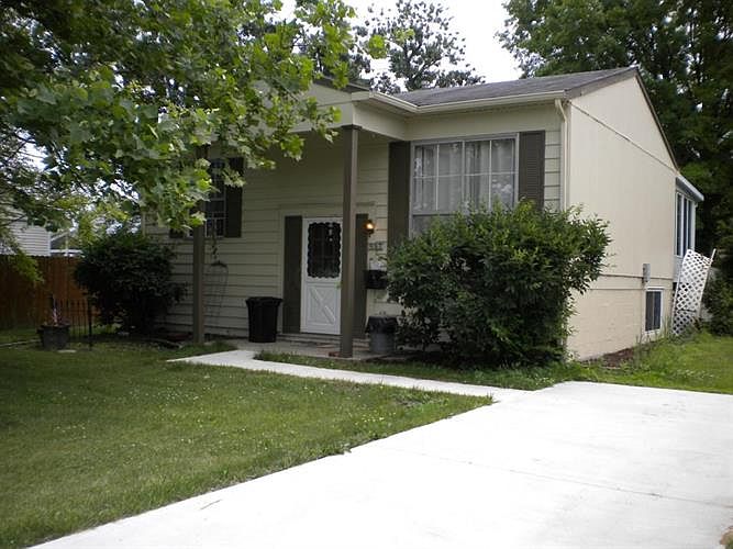 1st image of 497 Bahama Cir