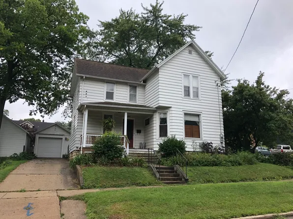 312 W 6th St, Dixon, IL 61021