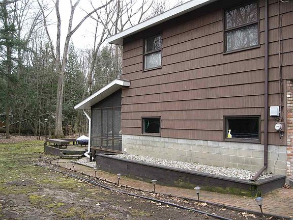 3rd image of 41 Woodcrest Dr
