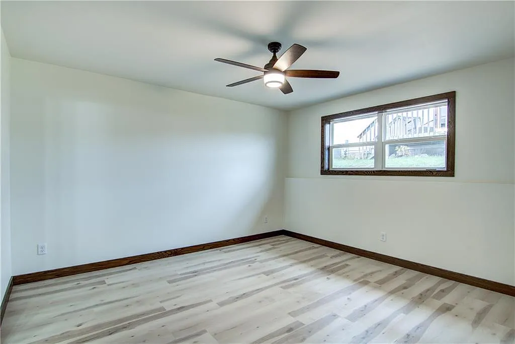 3 bed, 1600 sqft, $1,600 — Photo 2