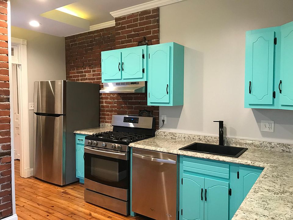 Kitchen pic #1
