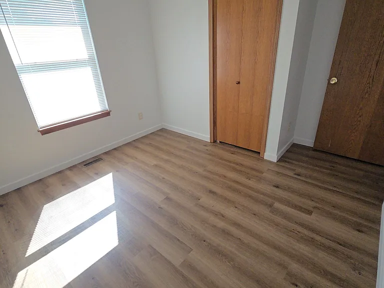 609 S Longbranch Dr — Photo 17