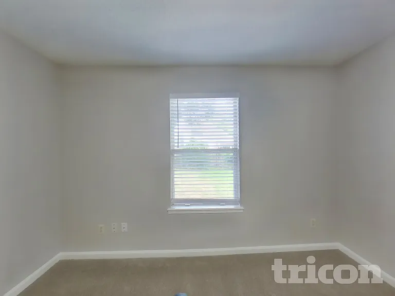 1854 Mackenzie Ct N — Photo 11
