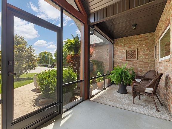 5th image of 1911 N Pavilion Place