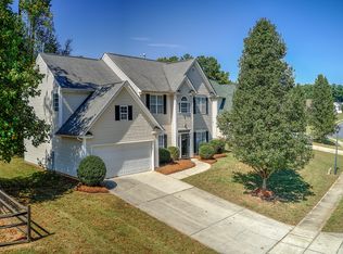 8337 Four Sisters Ln, Charlotte, NC 28215