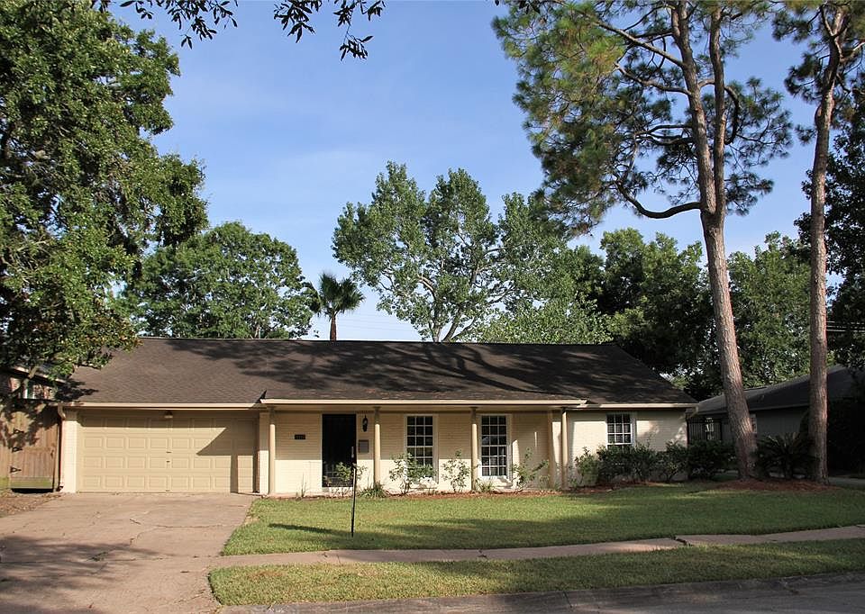 1st image of 11119 Cedarhurst Dr