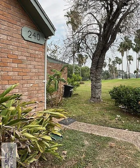 240 Country Club Cir #2 — Photo 13