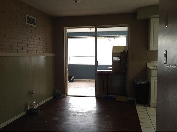 4th image of 3427 Silver Hill Dr