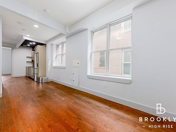 4th image of 311 Woodbine St APT 1F