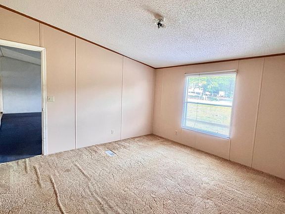 4th image of 142 Farmdale Dr