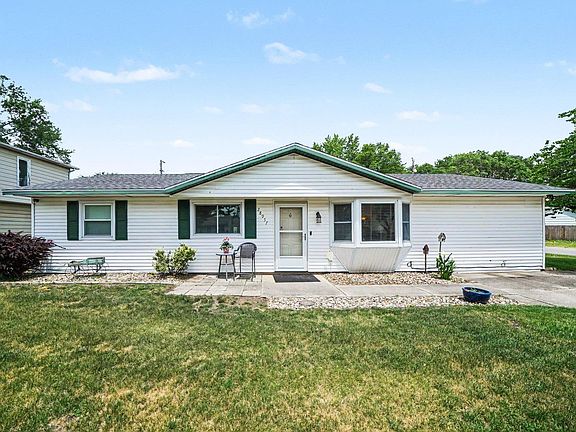 2nd image of 28957 Driftwood Dr