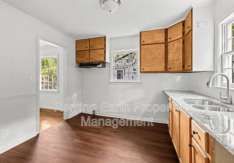 832 Meadowbrook Dr — Photo 13