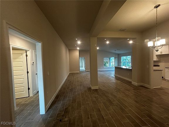 2nd image of 3247 Glencove St