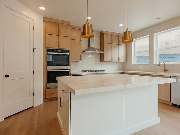 3rd image of 5886 N Canyon Rim Rd #622