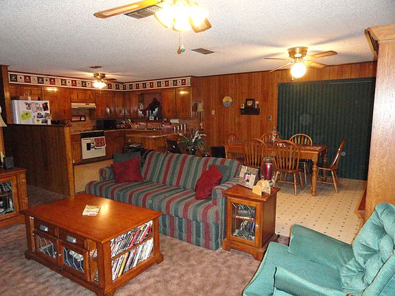 Family/dining/kitchen rooms