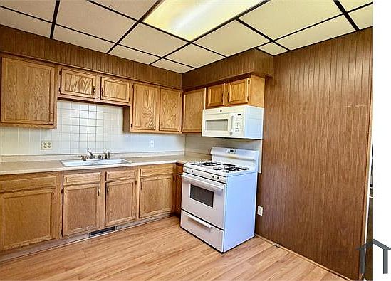 4th image of 1206 Lawrence Rd NE #3