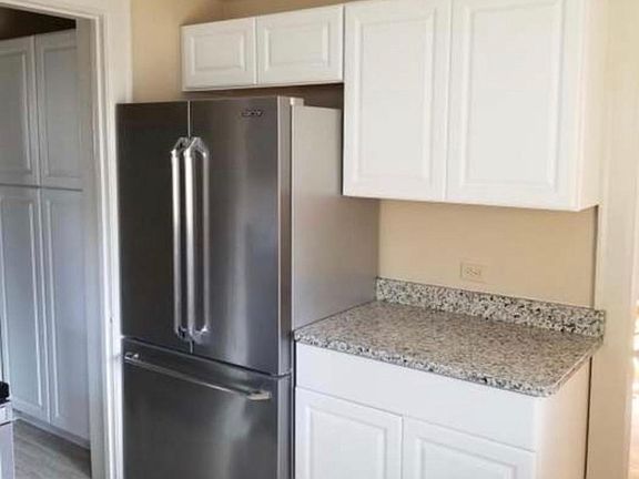 3rd image of 1124 Granger Ave