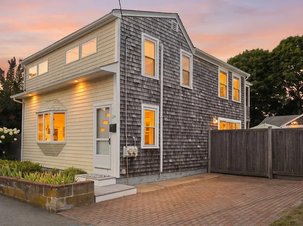 39 Pleasant Street, Provincetown, MA 02657
