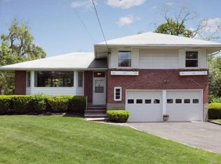 3 Jeffrey Way, White Plains, NY 10607