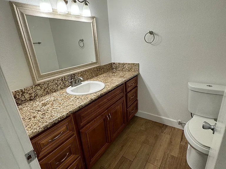 412 Burchett St #18 — Photo 6