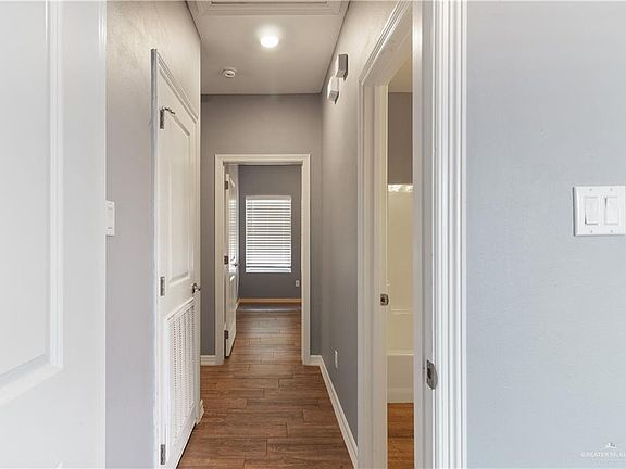 5th image of 1720 W Taft St #4