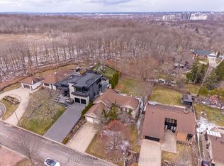 61 Tremont Dr, Saint Catharines, ON L2T 3Y9