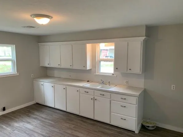 108 W Chantry St, Yale, OK 74059