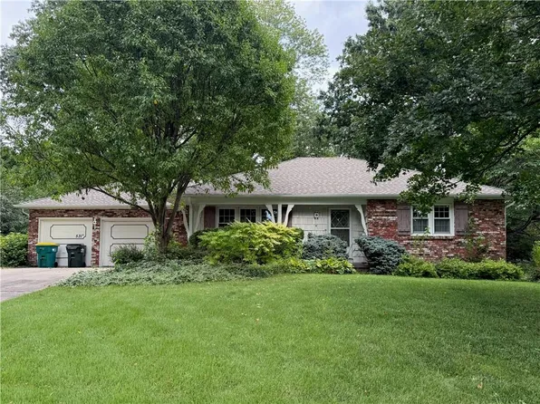 5317 Lucille Ln, Shawnee, KS 66203