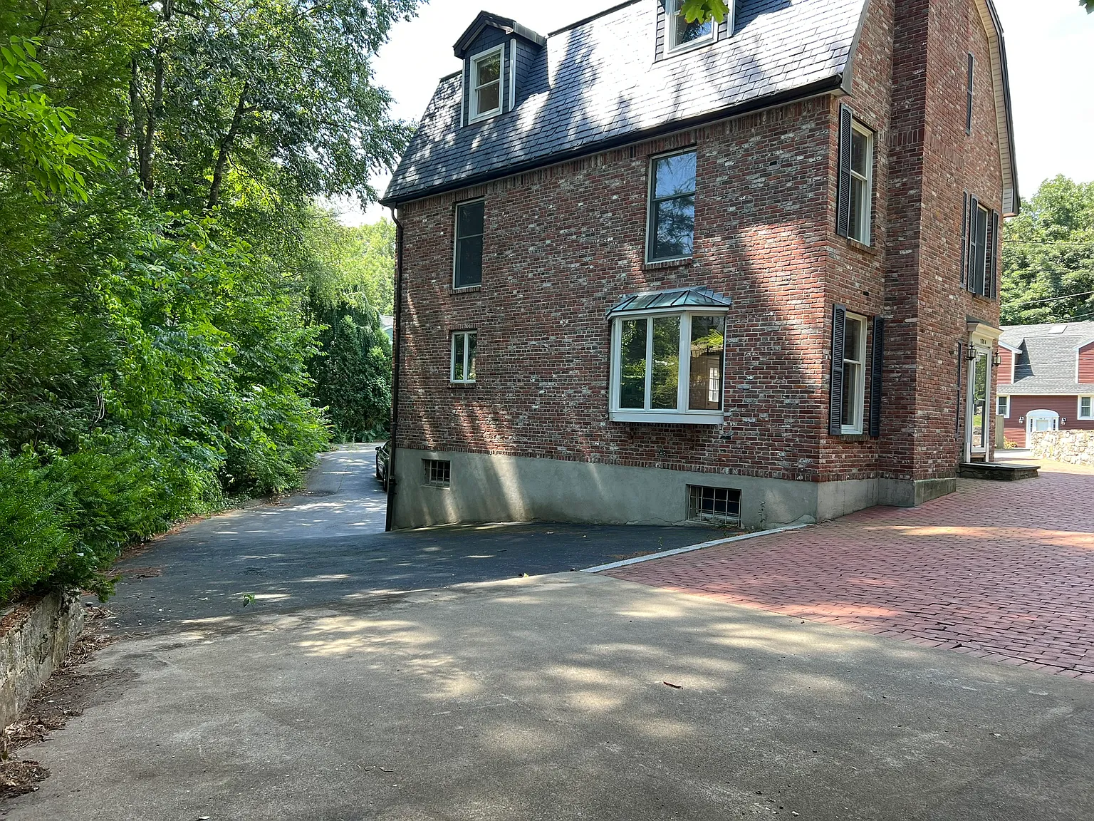3 bed, 2.5 bath, 2800 sqft, $6,800 — Photo 4