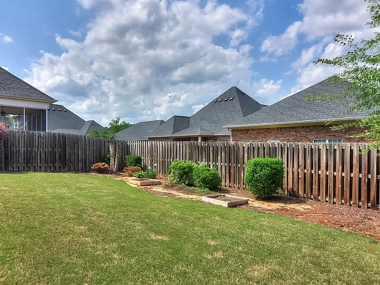 2507 Grier Cir — Photo 20