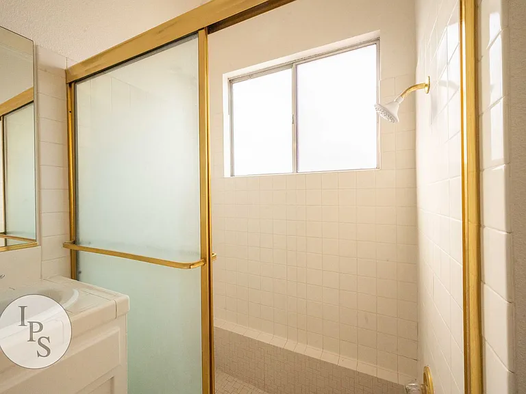 6691 N Constance Ave — Photo 8