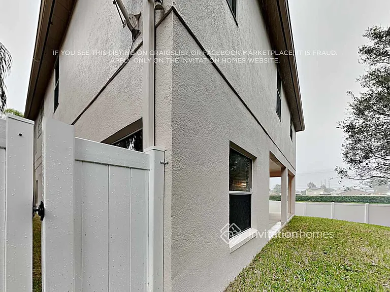 101 Calabria Springs Cv — Photo 17