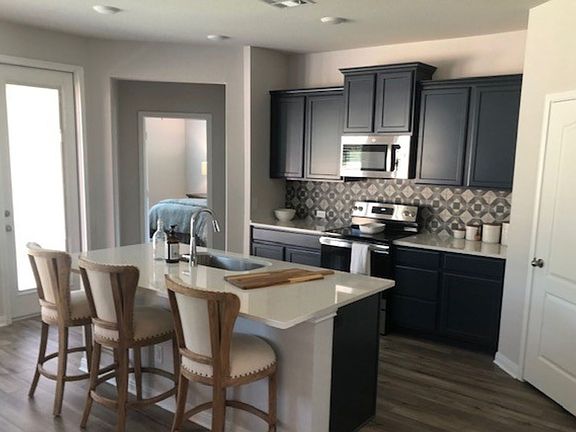 3rd image of 1804 Thorndyke Ln