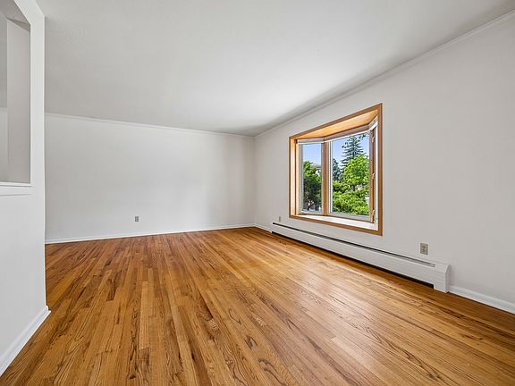 5th image of 1010 S Hudson St