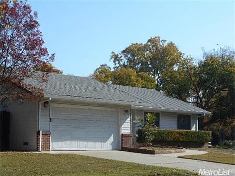 3rd image of 6622 N Belmont Pl