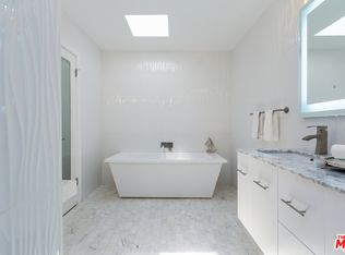 2261 N Bowmont Dr, Beverly Hills, CA 90210