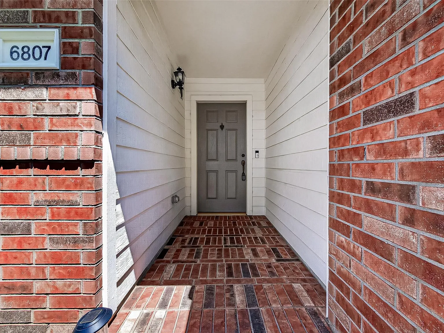 3 bed, 2.0 bath, 1717 sqft, $2,000 — Photo 4