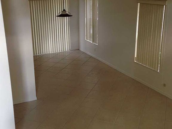 4th image of 7409 Santa Monica Dr