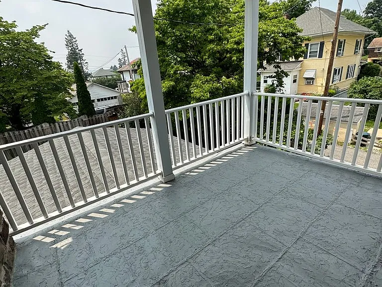 419 E Washington St — Photo 10