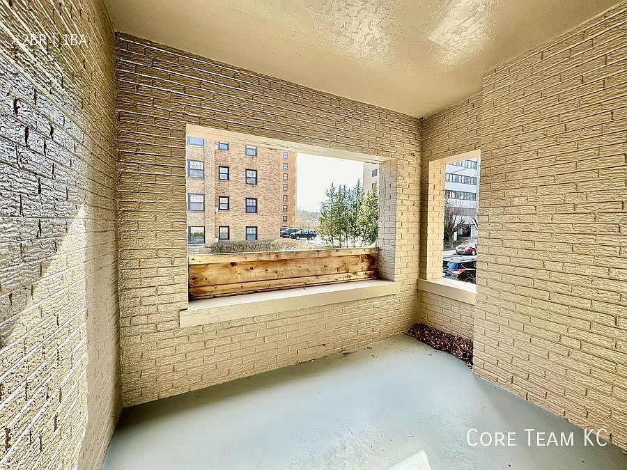 1st image of 710 W 48th St #102