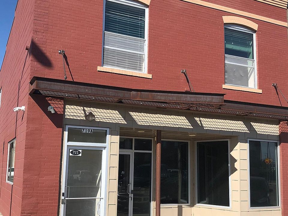 721 7th Street, Downtown Second Story Loft Apartment