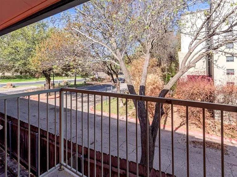 1422 Collier St #206 — Photo 4