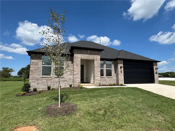 599 W Canada Dr, Farmington, AR 72730