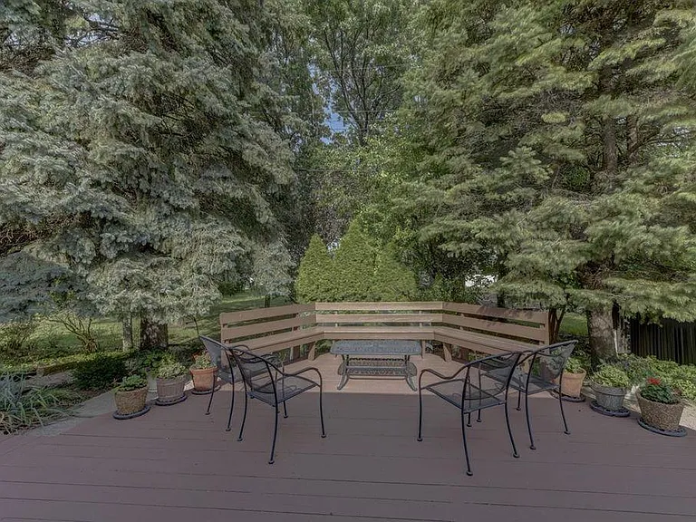 3051 Lakeside Dr — Photo 7