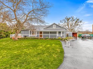 5925 Harris Rd, Central Pt, OR 97502